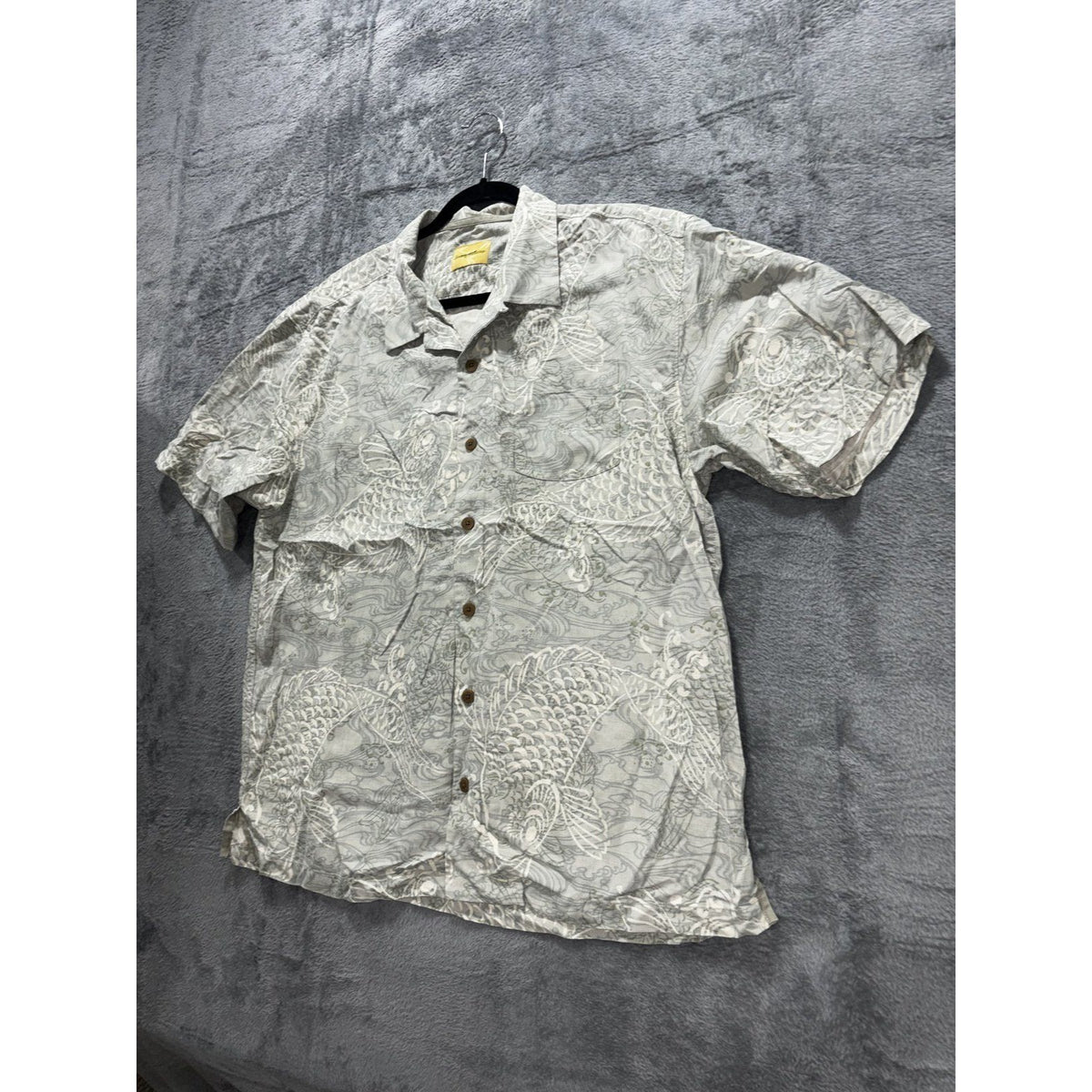 Tommy Bahama Mens XL Gray Green Koi Fish Print Short Sleeve Button Up Shirt