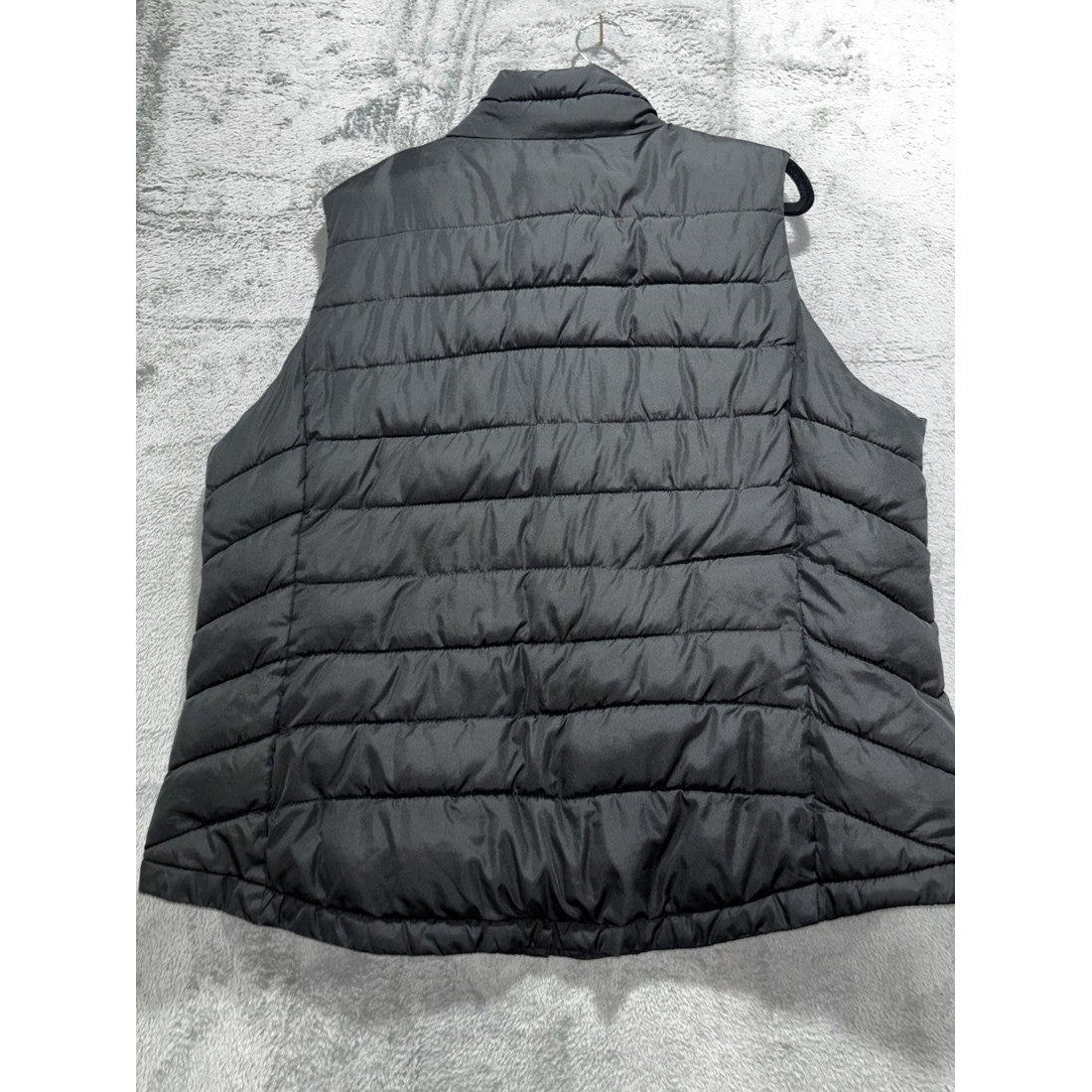 Gap Women's Black Quilted Puffer Vest Size XXL, photo 9 of 9