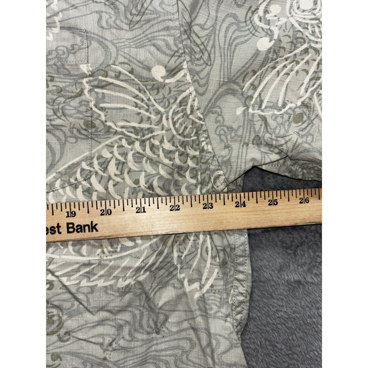 Tommy Bahama Mens XL Gray Green Koi Fish Print Short Sleeve Button Up Shirt