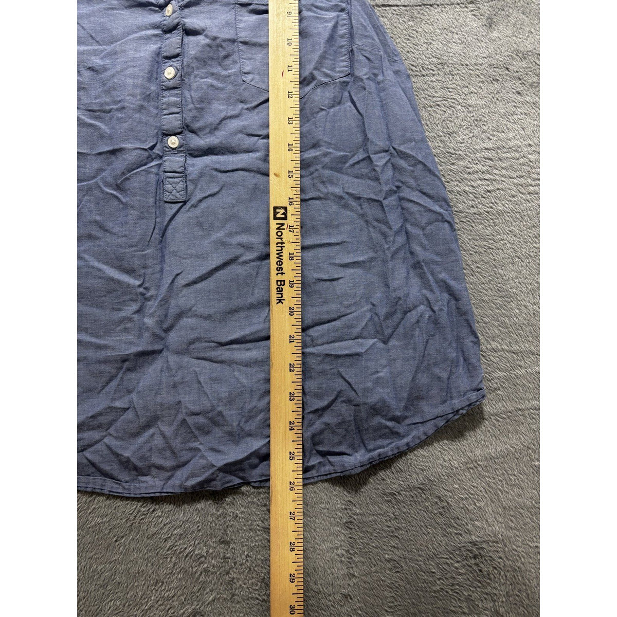 Old Navy Womens XL Light Blue Chambray Sleeveless Popover Top Casual Coastal