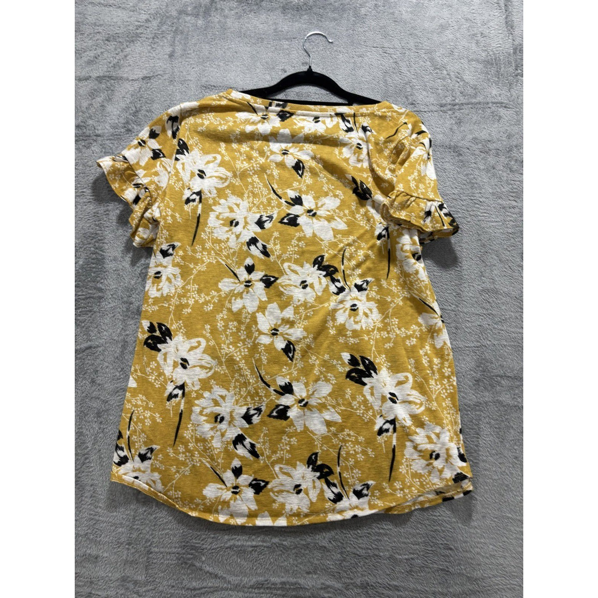 Maurices 24/7 Womens XL Mustard Yellow Floral Top Ruffle Sleeve Casual