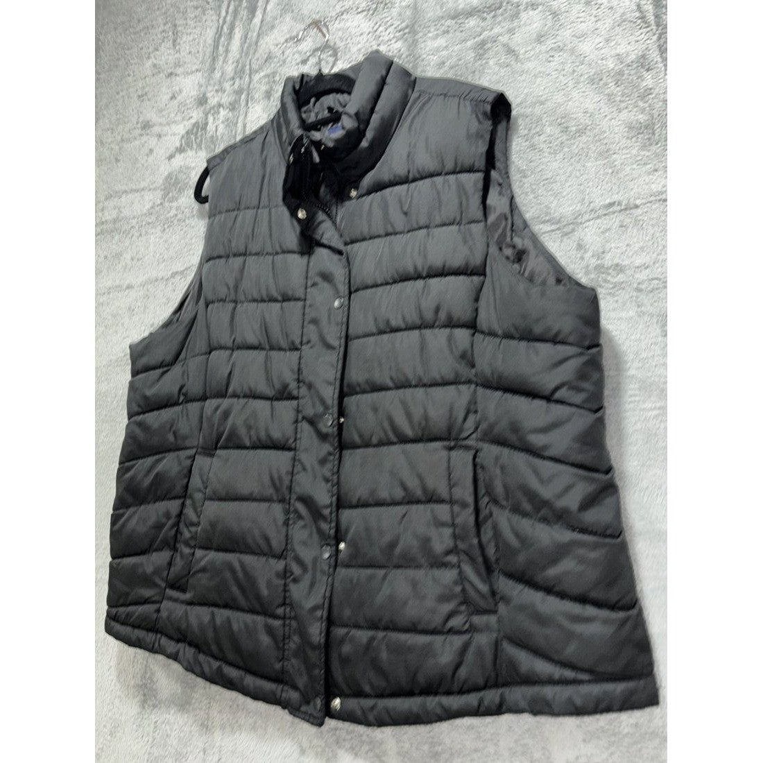 Gap Women's Black Quilted Puffer Vest Size XXL, photo 2 of 9