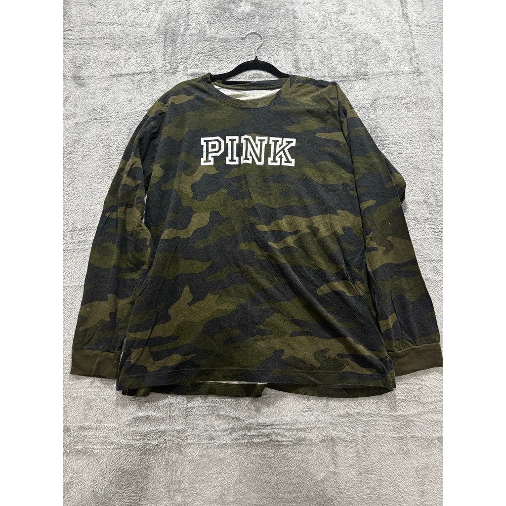 Tee on hanger front