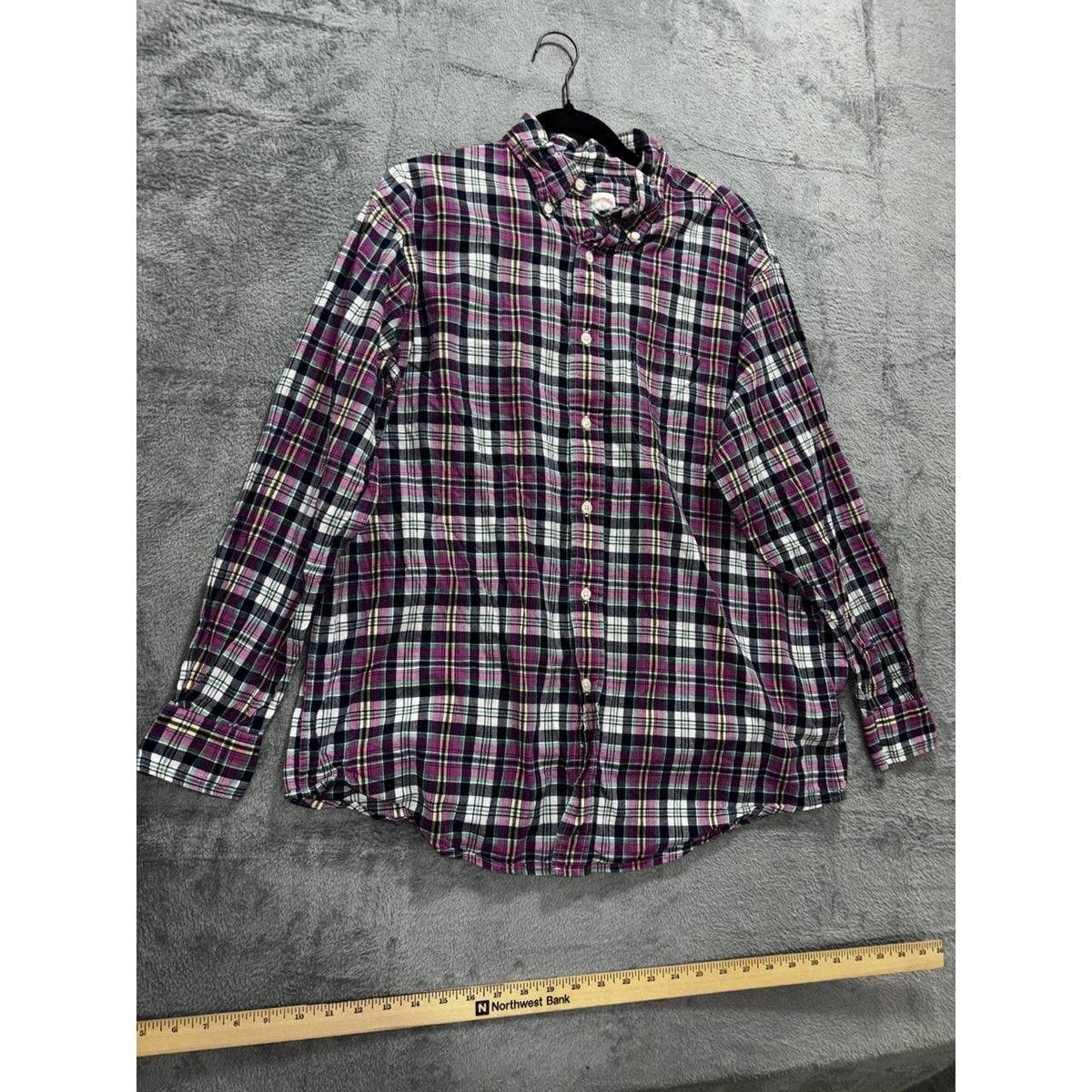 Brooks Brothers Men's Pink Navy Plaid Shirt Size L, photo 3 of 9