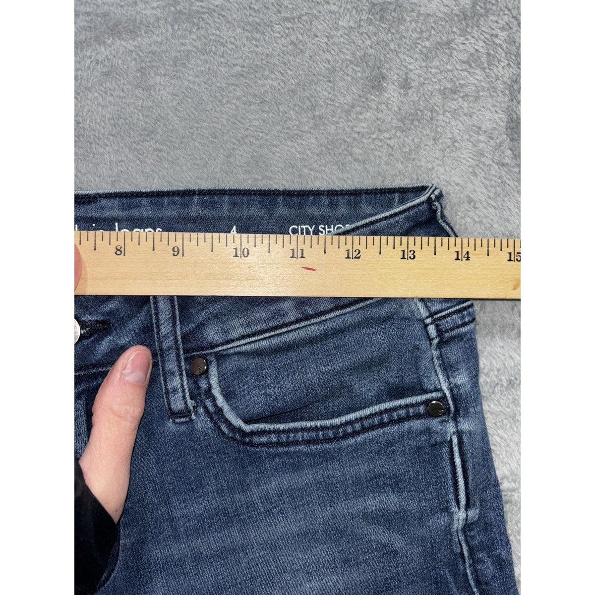 Calvin Klein Women's Medium Wash Denim Shorts Size 4, photo 10 of 12
