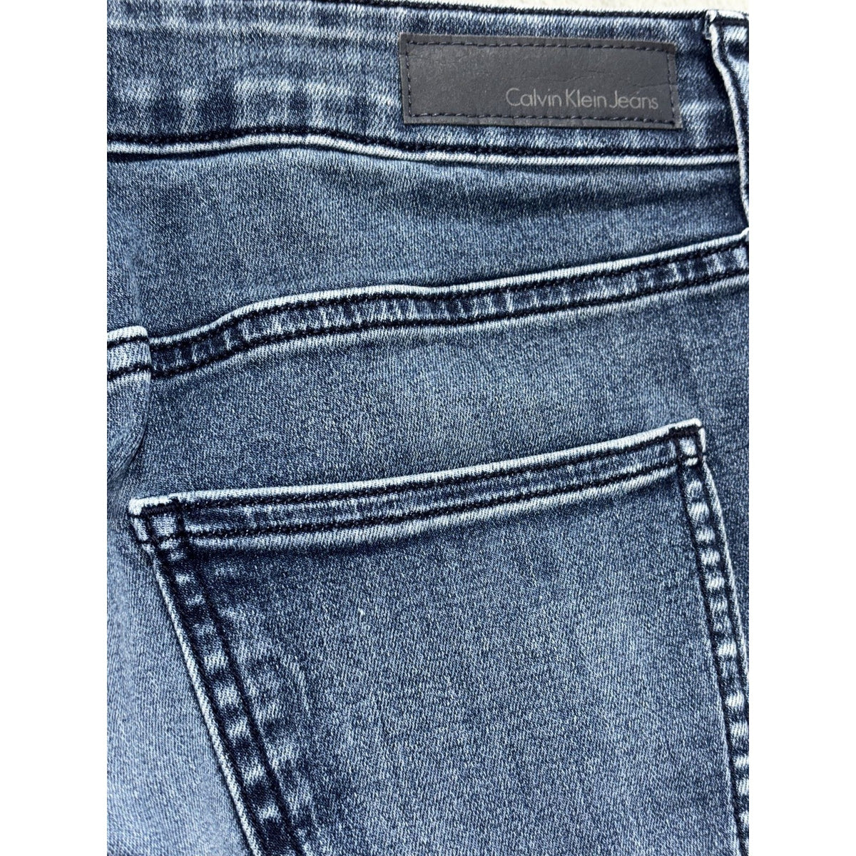 Calvin Klein Women's Medium Wash Denim Shorts Size 4, photo 6 of 12