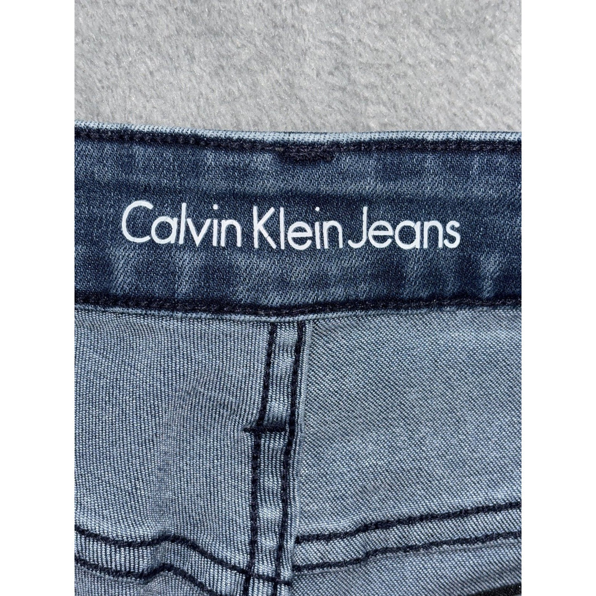 Calvin Klein Women's Medium Wash Denim Shorts Size 4, photo 7 of 12