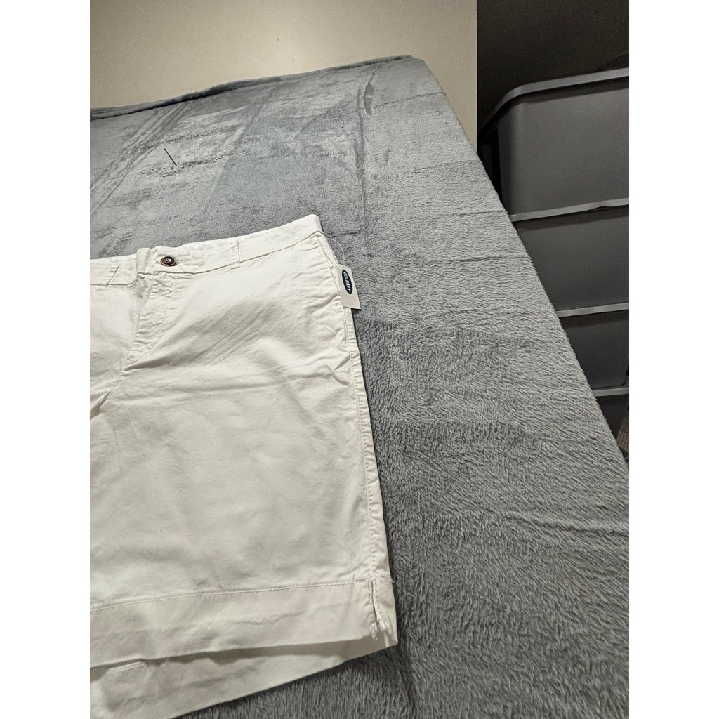 Old Navy 16 White Everyday Short Womens Casual Coastal Chino Shorts