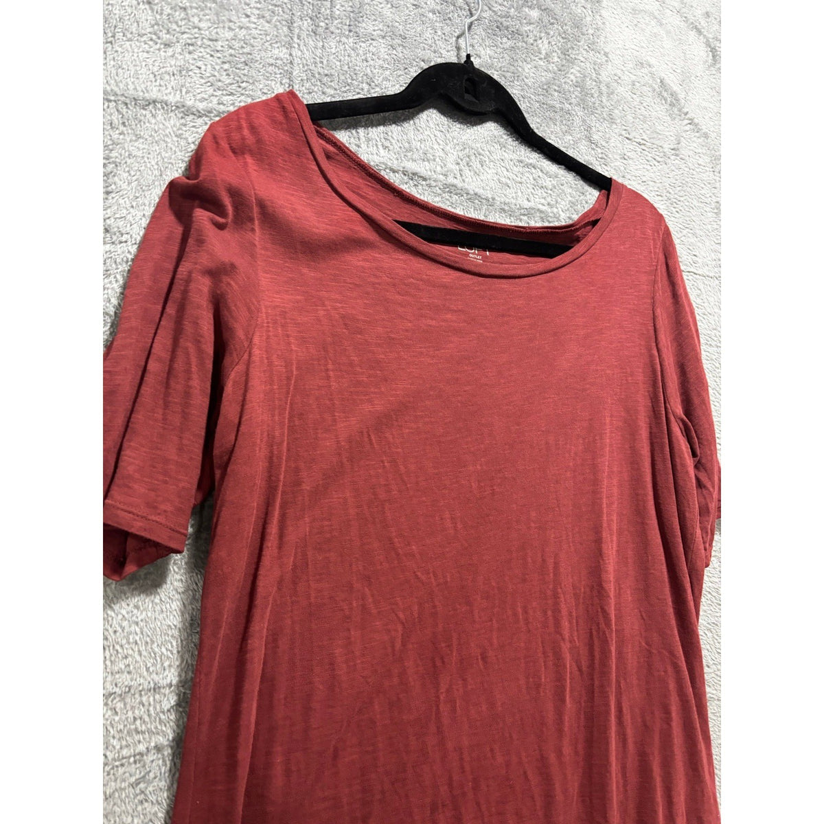 LOFT Outlet Womens M Rust Red Short Sleeve Scoop Neck Tee Casual Minimalist Top