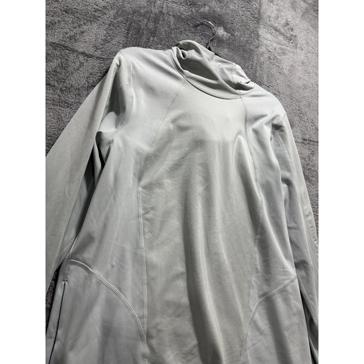 Under Armour Womens XL Sage Gray ColdGear Fitted Hooded Pullover Athleisure