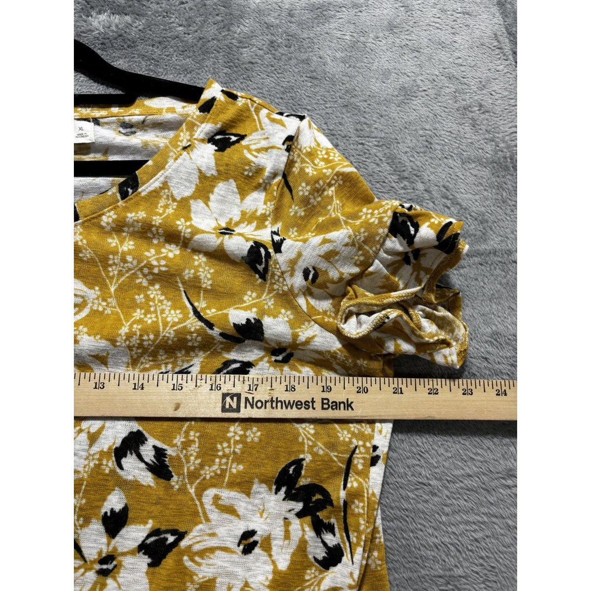 Maurices 24/7 Womens XL Mustard Yellow Floral Top Ruffle Sleeve Casual