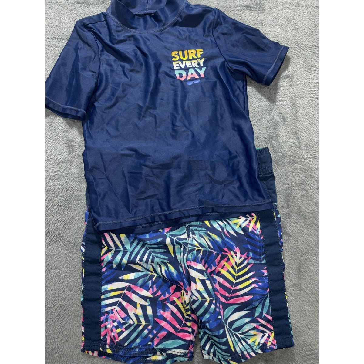 OshKosh B'gosh Boys Rash Guard Sets Lot 4 Pieces 6, photo 2 of 15