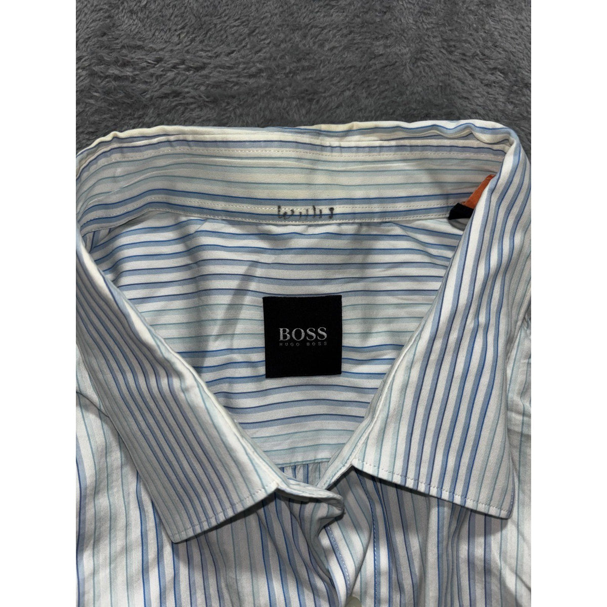 Hugo Boss Mens 45/46 XXL White Blue Stripe Long Sleeve Button Up Dress Shirt