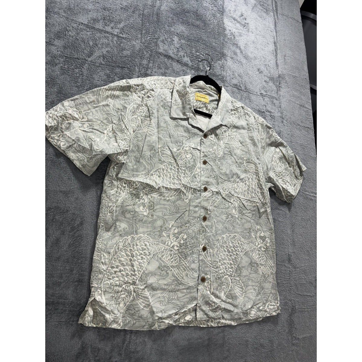 Tommy Bahama Mens XL Gray Green Koi Fish Print Short Sleeve Button Up Shirt