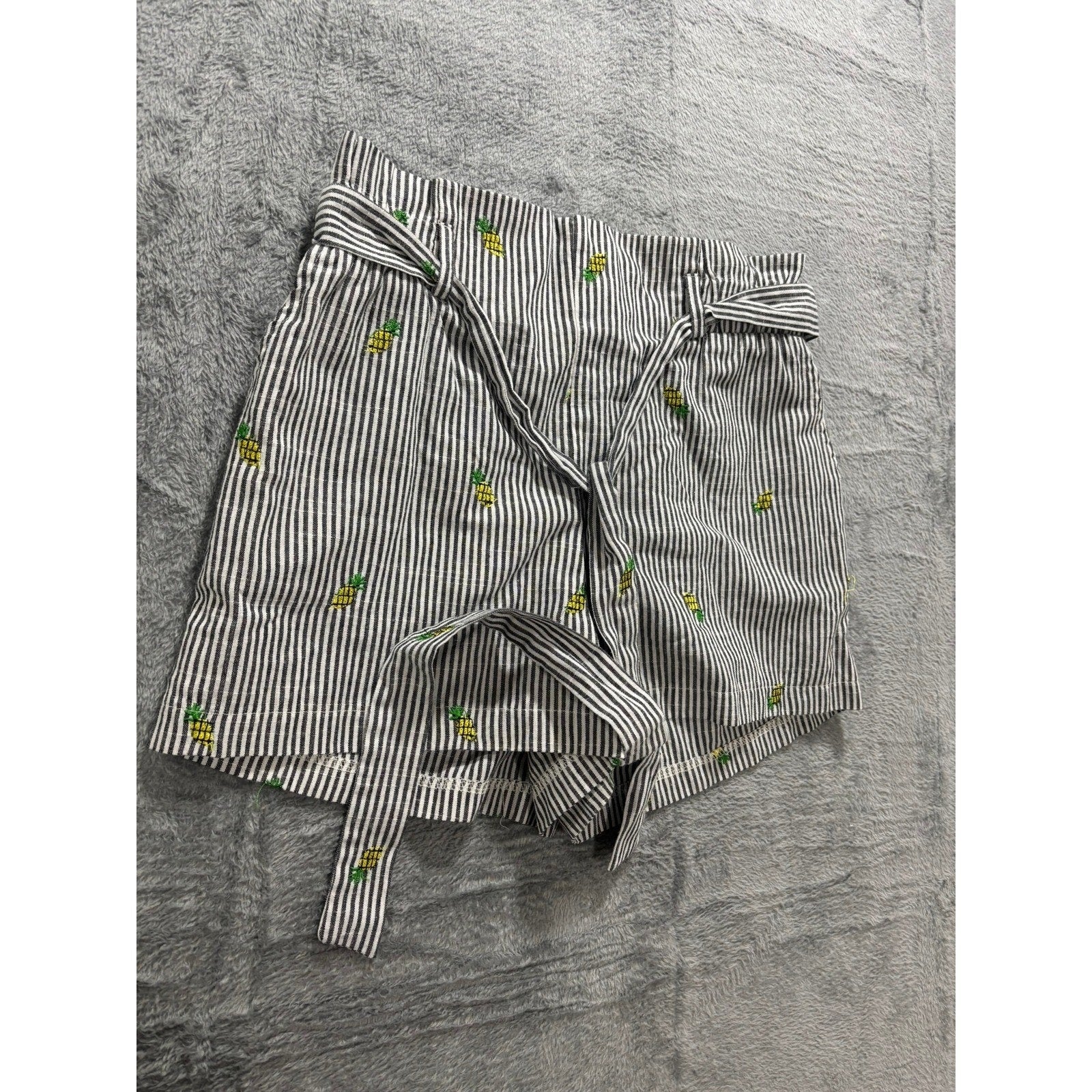Potter's Pot Shorts Women M Stripe Pineapple Embroidered Tie Waist Summer