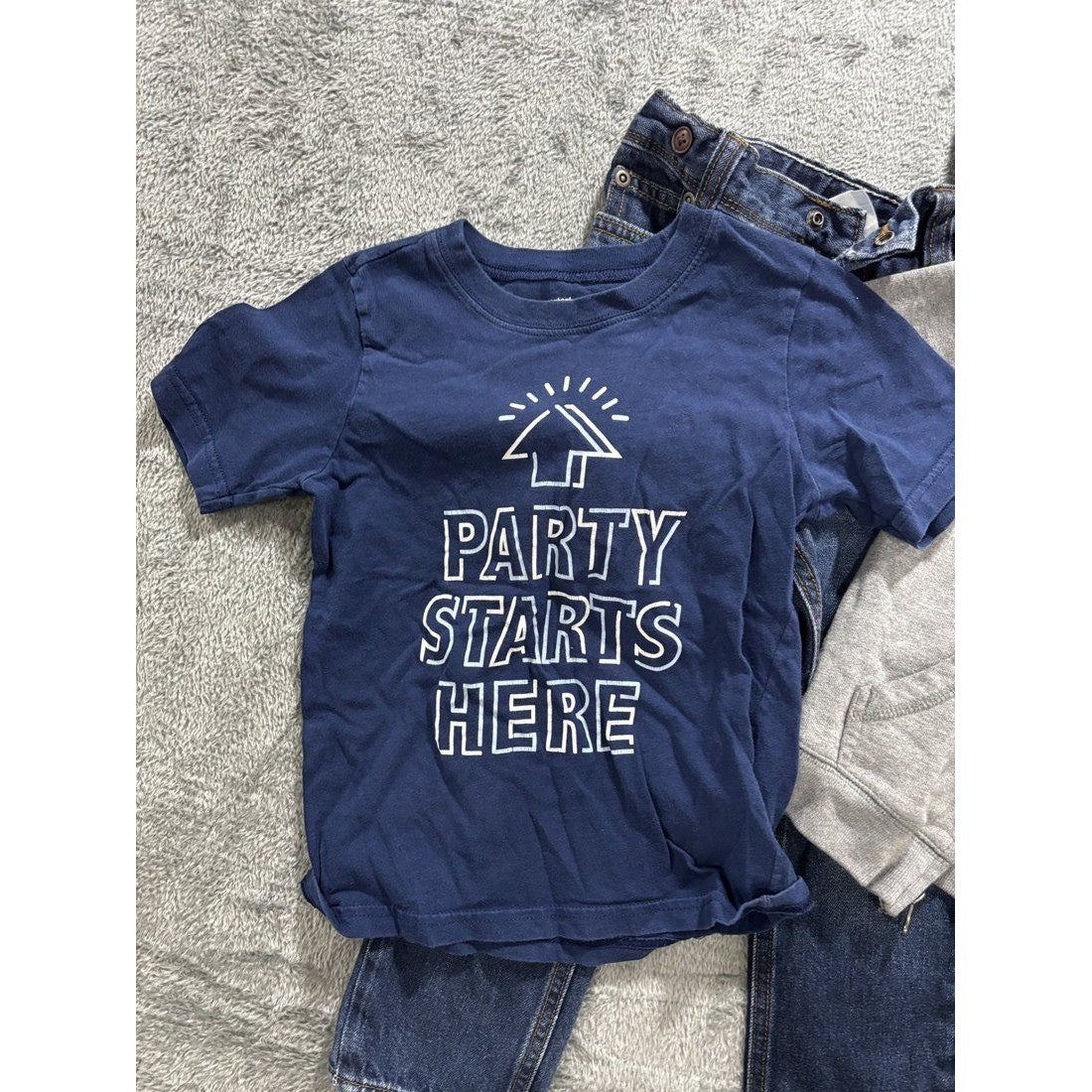 Toddler Boy Hoodies & Jeans Lot 5 Pieces 4T, photo 4 of 11