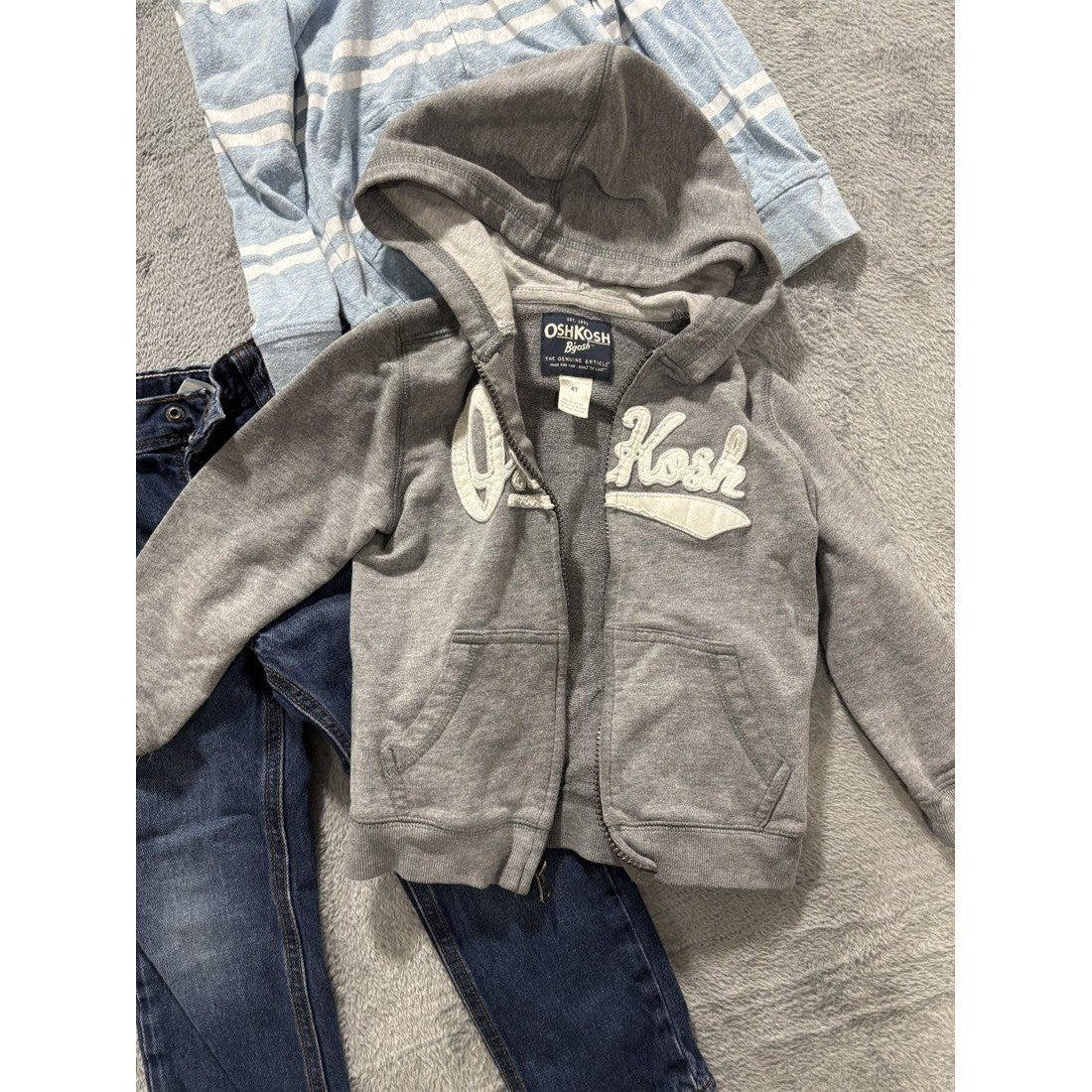 Toddler Boy Hoodies & Jeans Lot 5 Pieces 4T, photo 6 of 11