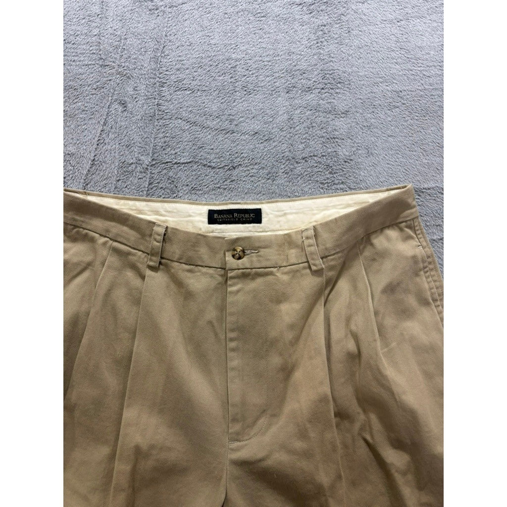 Banana Republic Chino Pants Mens 35x30 Khaki Pleated Straight Leg Cotton