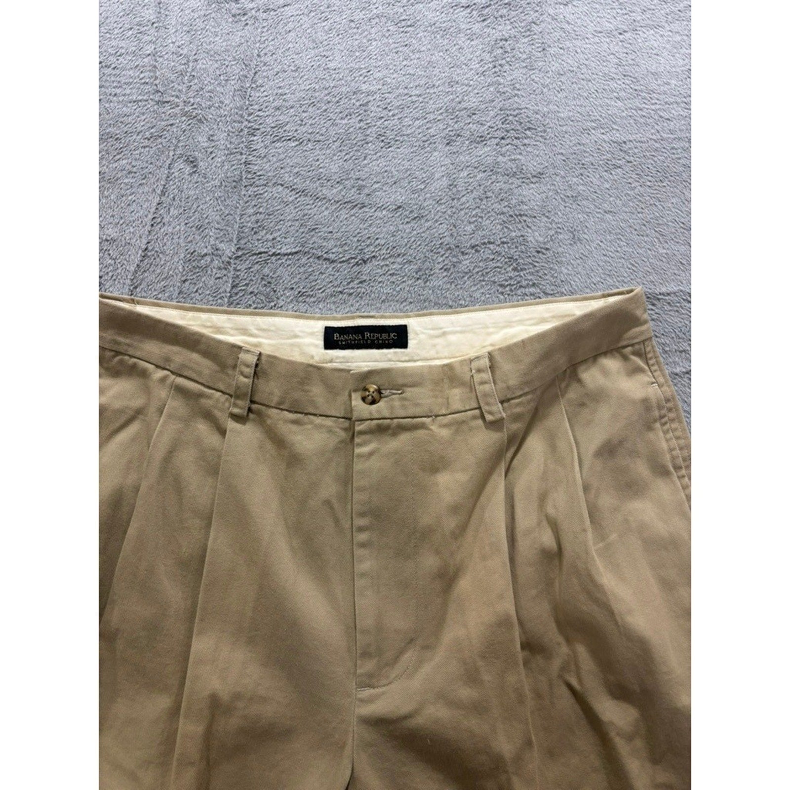 Banana Republic Chino Pants Mens 35x30 Khaki Pleated Straight Leg Cotton