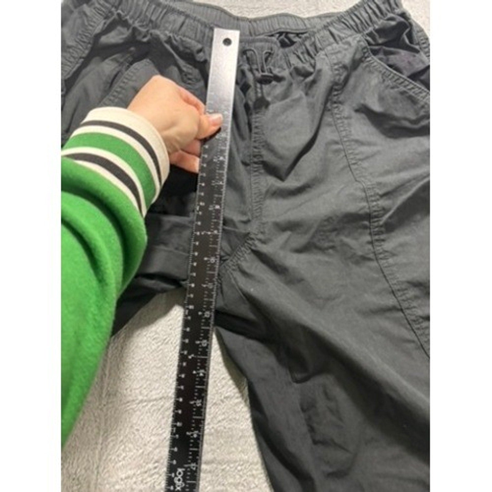 Aritzia TNA Parachute Pants Baggy Joggers Charcoal Grey Elastic Waist Inseam 28