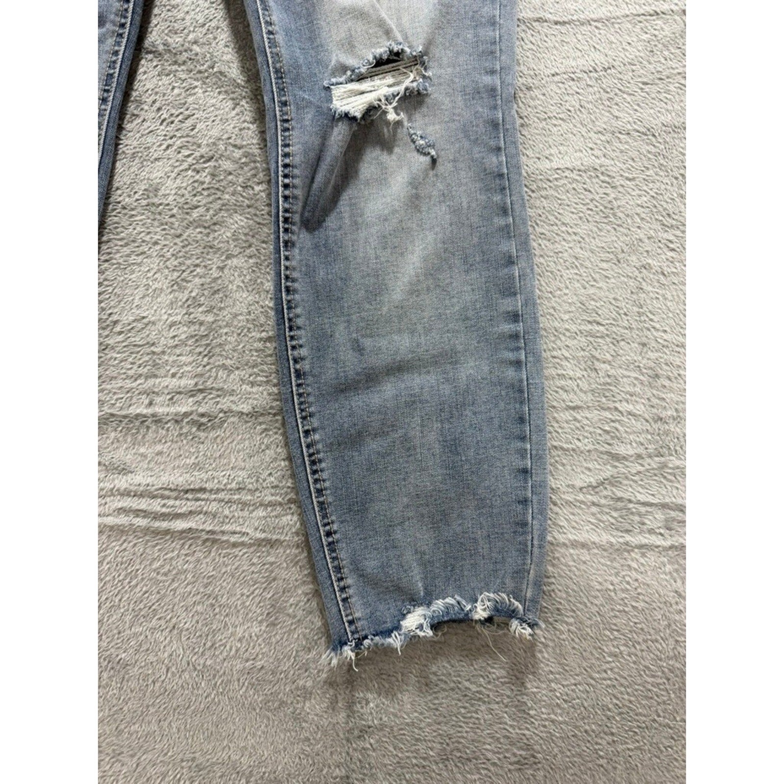 LC Lauren Conrad Skinny Ankle Jeans Light Wash Distressed Frayed Hem Size 12
