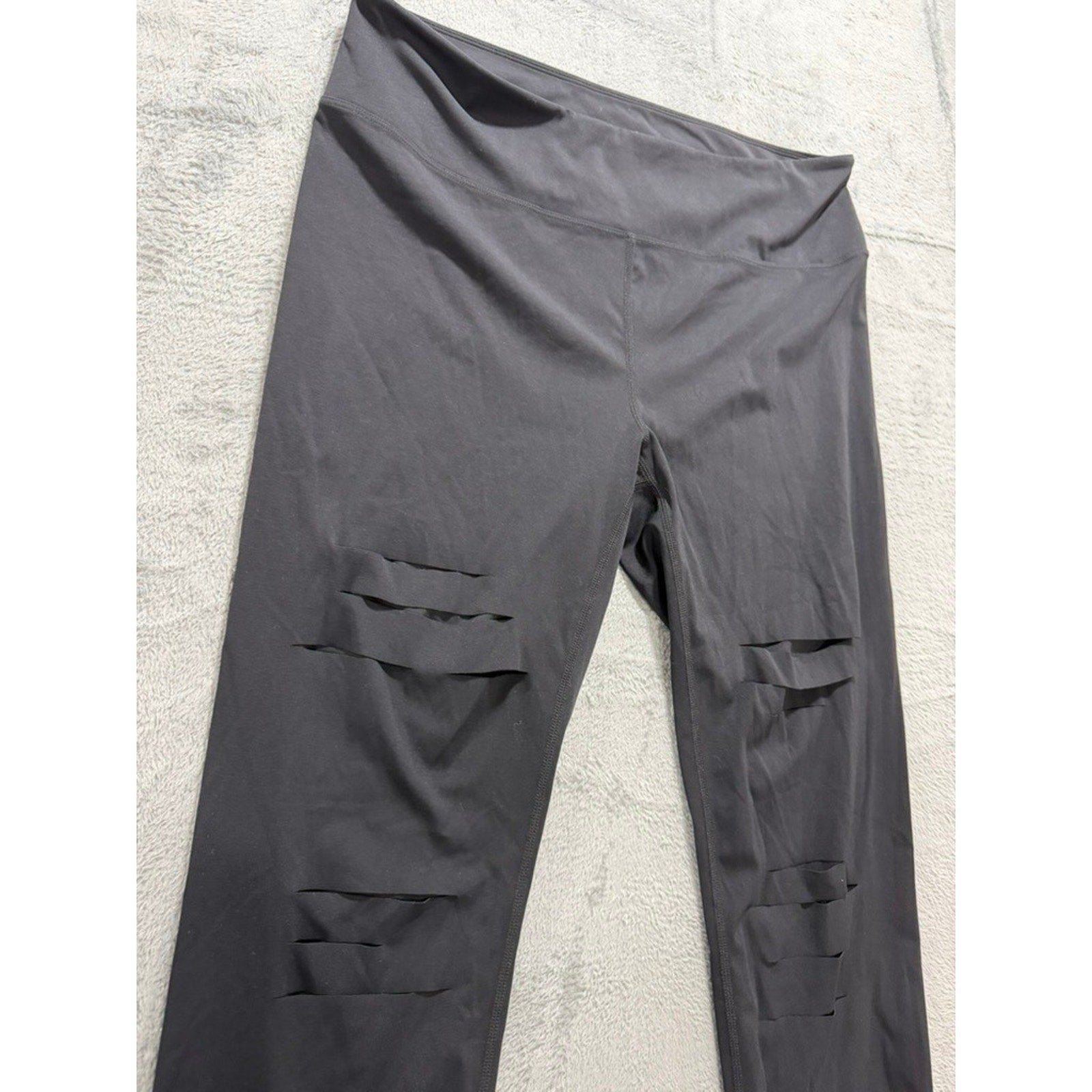 Zyia Active Black Laser Cut Distressed Cropped Leggings Plus 16-18 High Rise