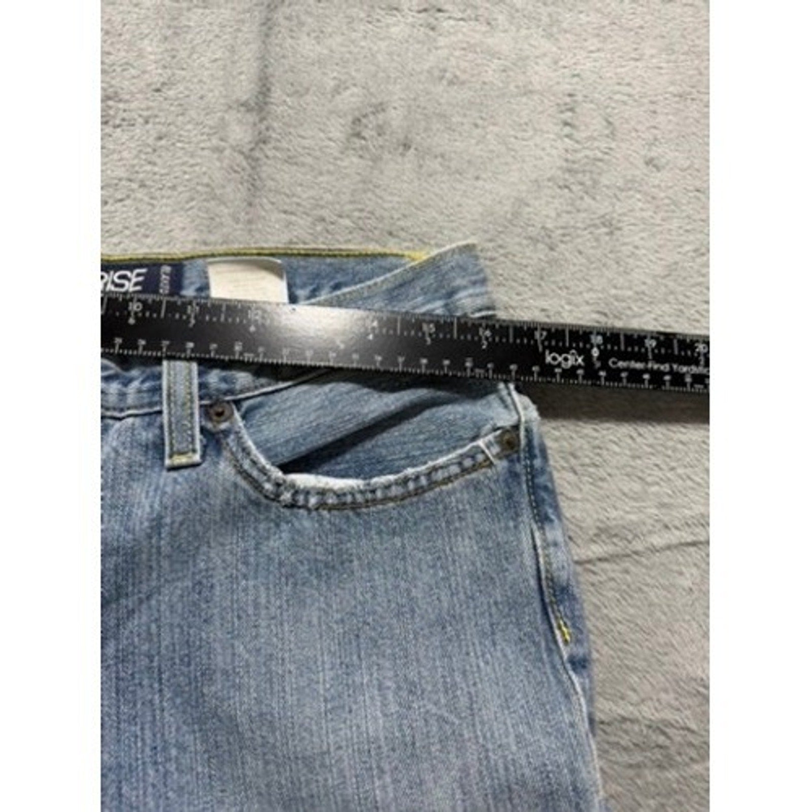 Cruel Girl Low Rise Relaxed Fit Jeans Button Fly Light Wash Denim Size 9 Regular
