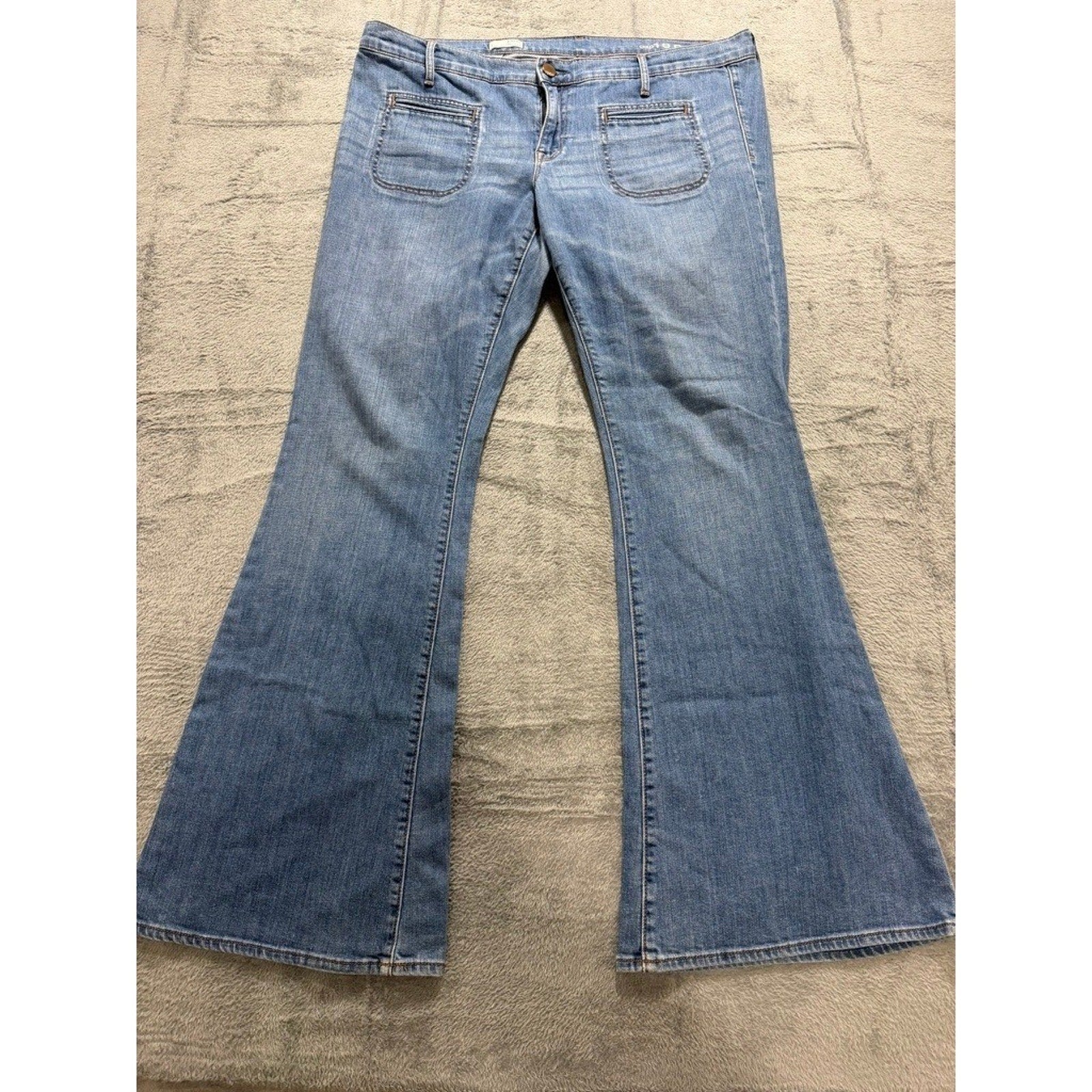 Gap 1969 Flare Jeans Womens 33/16 Light Wash Blue Patch Pocket Bell Bottoms