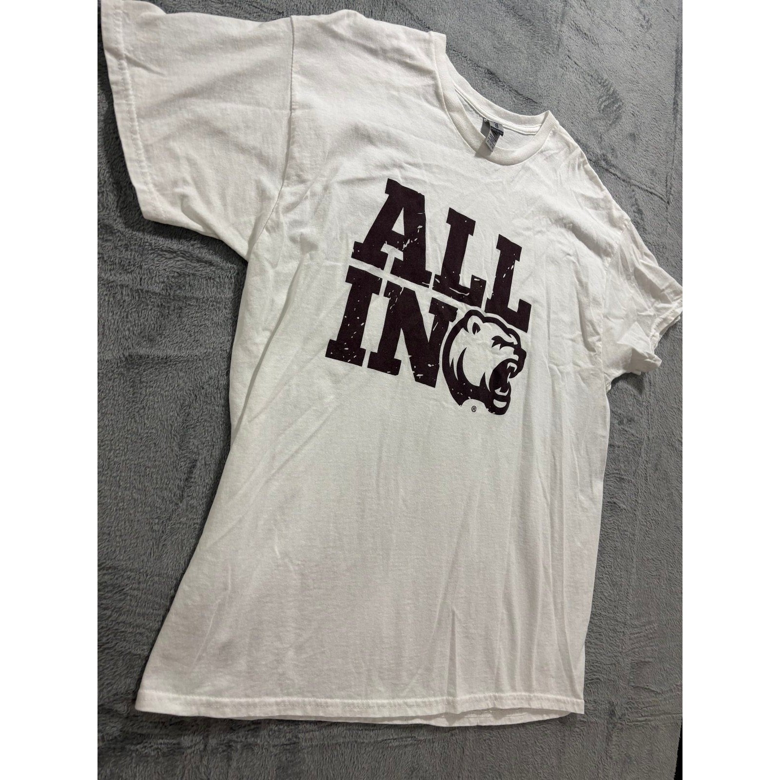 Gildan XL White All In Bear Graphic T-Shirt Womens Casual Vintage