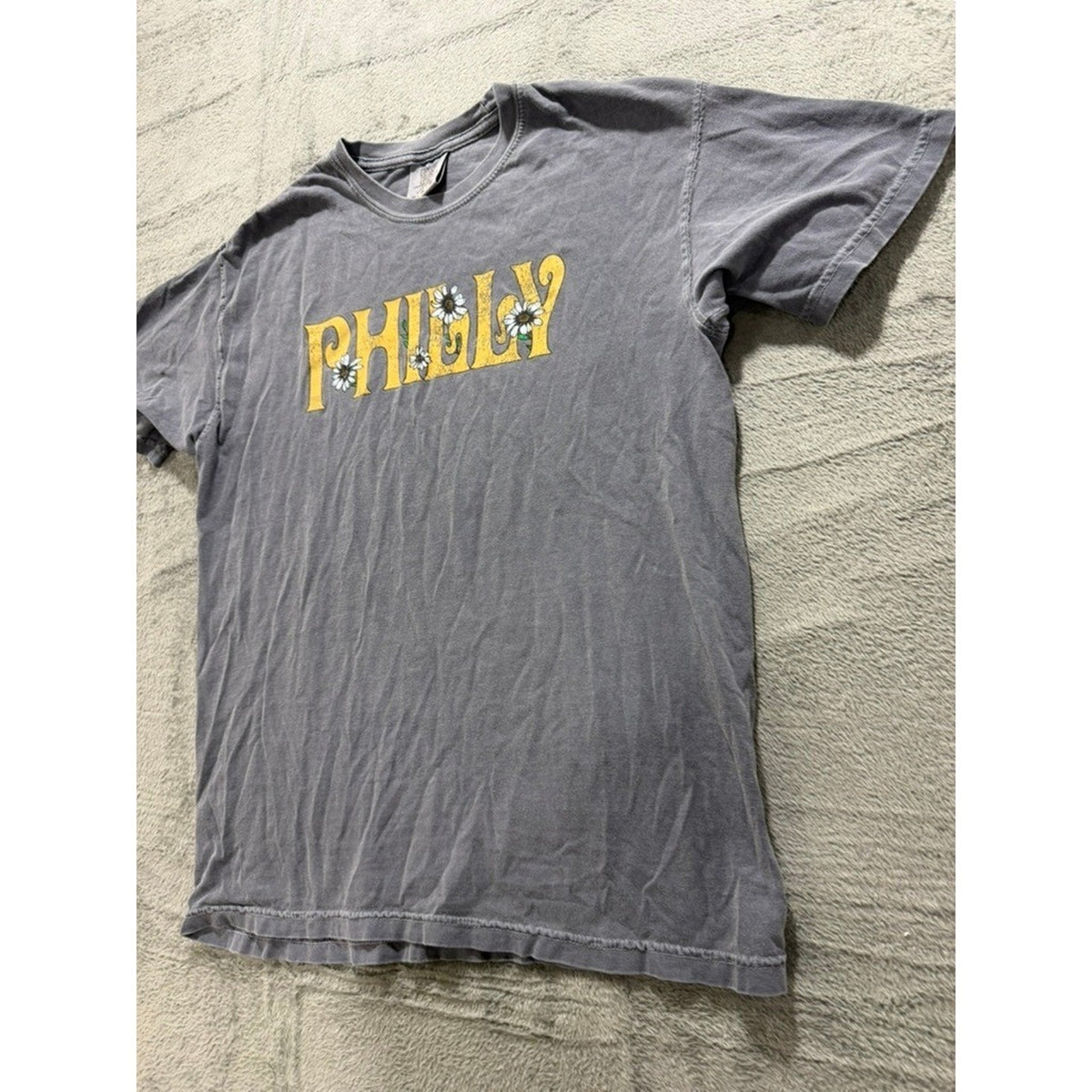 Comfort Colors Philly Daisy Graphic T-Shirt Gray Heavyweight Cotton Mens Medium