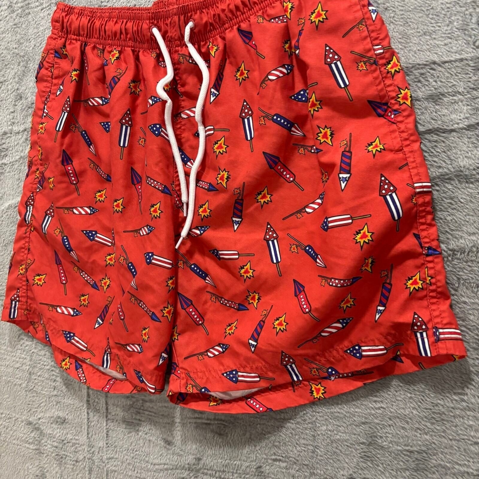 Way To Celebrate! M Red Fireworks Patriotic Swim Trunks Vintage Casual
