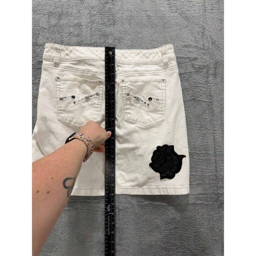 White House Black Market Denim Mini Skirt Women Size 2 White Floral Stretch