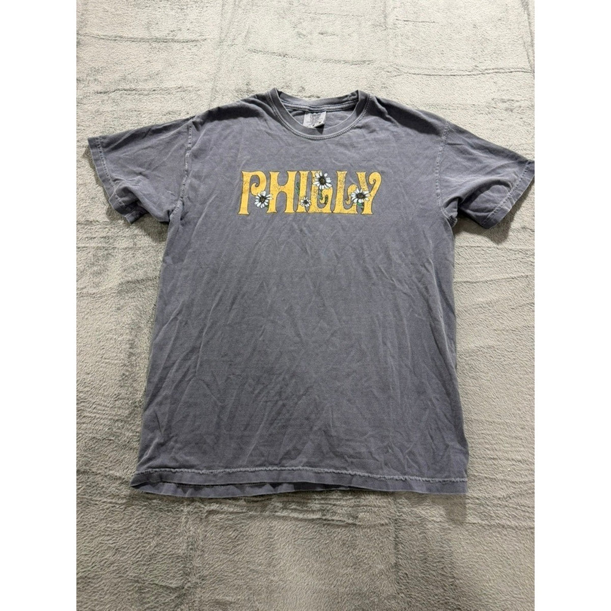 Comfort Colors Philly Daisy Graphic T-Shirt Gray Heavyweight Cotton Mens Medium