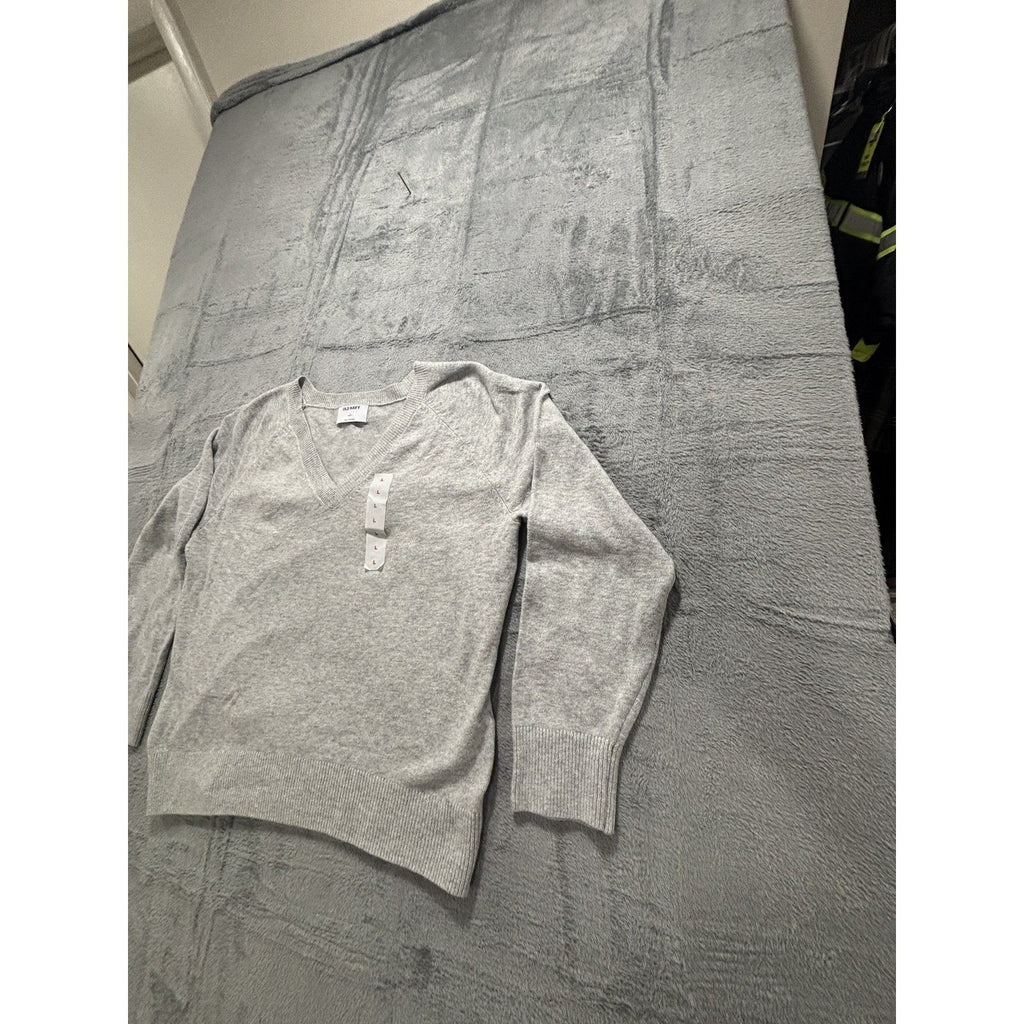 Old Navy L Womens Gray V-Neck SoSoft Sweater NWT Cozy Casual Soft Knit Pullover