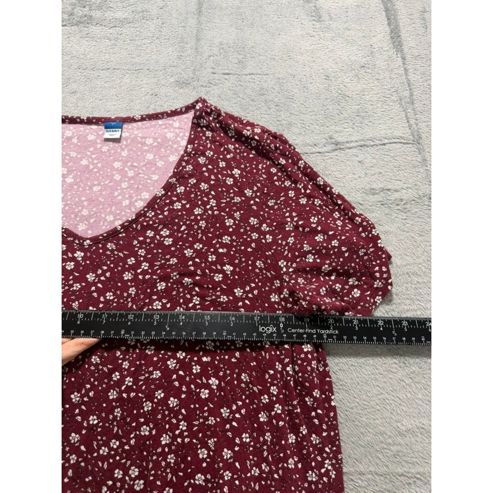 Old Navy Luxe Womens Large Burgundy Floral V-Neck Puff Short Sleeve Top Shirt