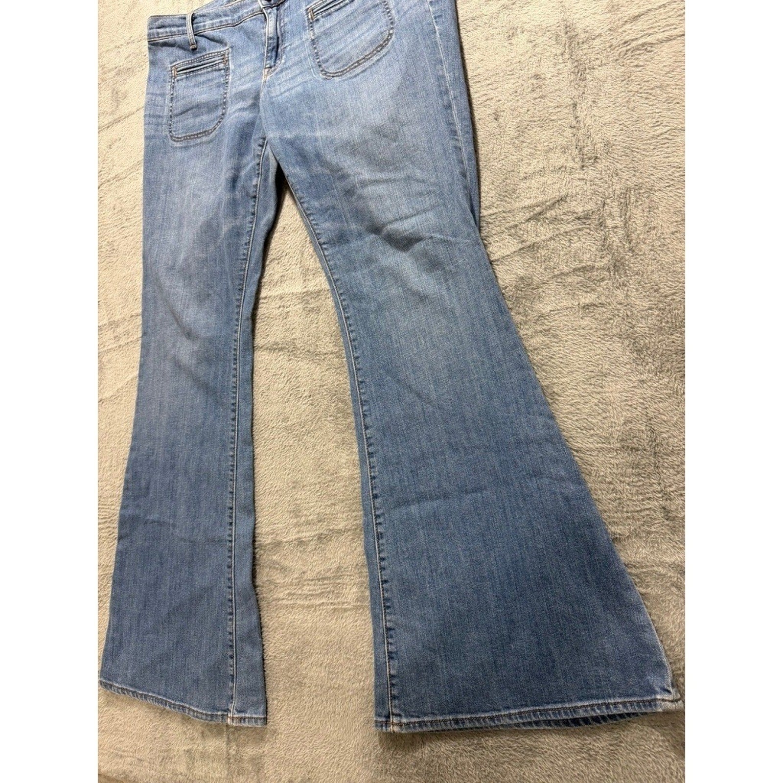Gap 1969 Flare Jeans Womens 33/16 Light Wash Blue Patch Pocket Bell Bottoms