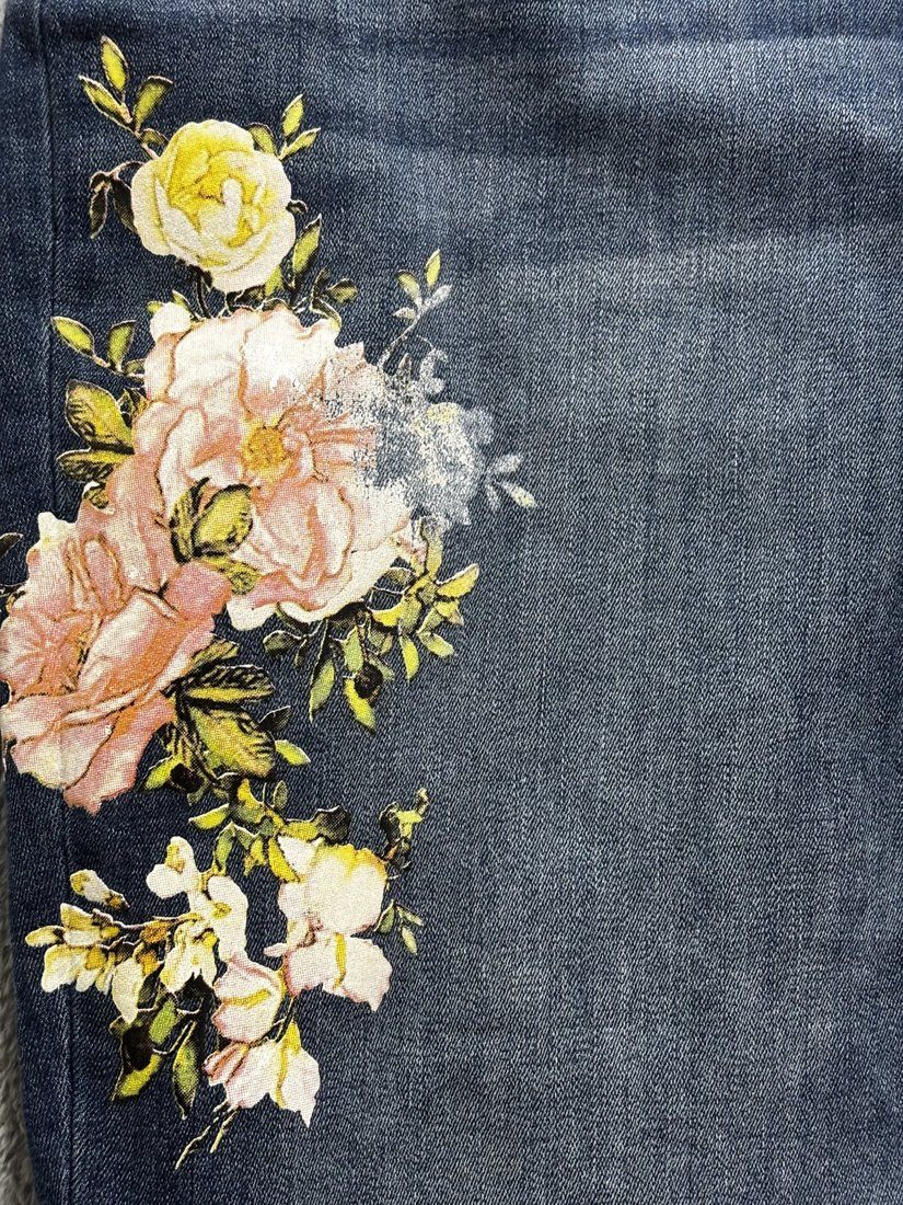 Maurices Women's Blue Floral Print Jeans Size 17/18, photo 4 of 12