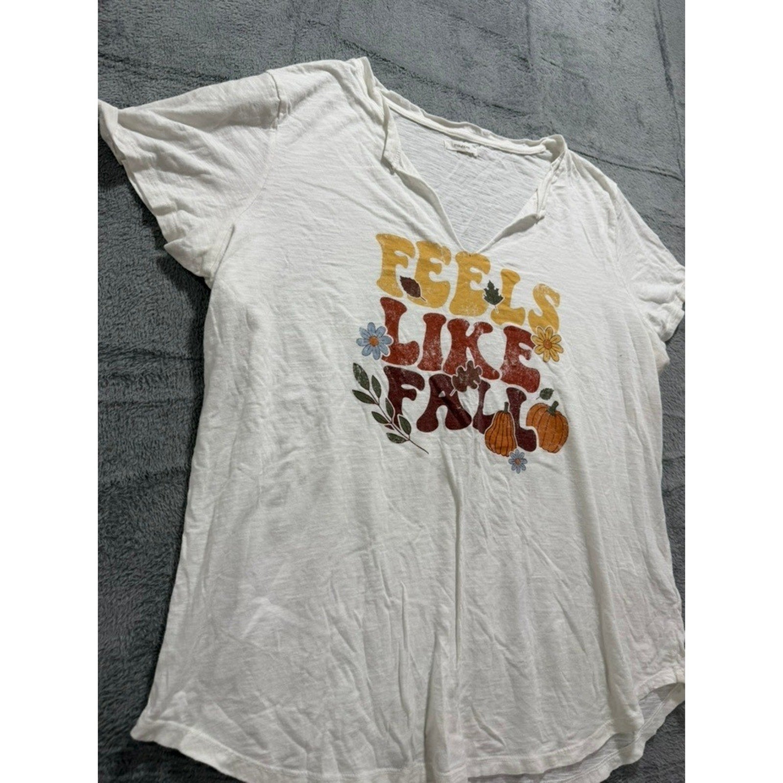 Maurices Womens XXL White Feels Like Fall Pumpkin Graphic Split Neck T-Shirt