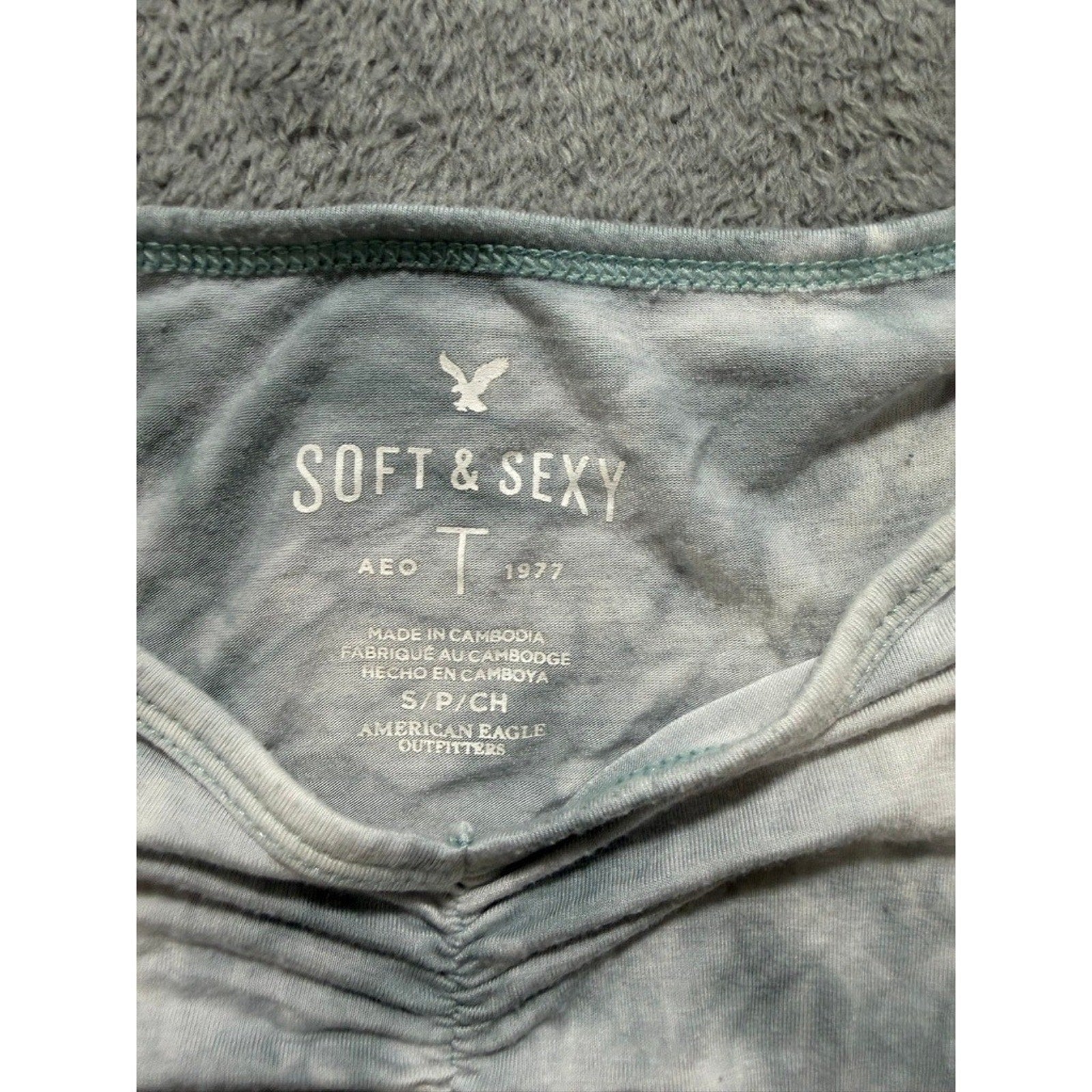 American Eagle Soft & Sexy Tie Dye Ruched V-Neck Lettuce Edge Baby Tee Blue S