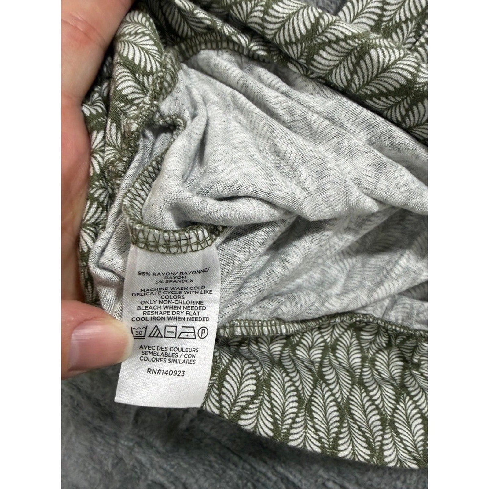 LOFT Outlet Womens XL Olive Green Leaf Print Sleeveless Knit Tank Top Banded Hem