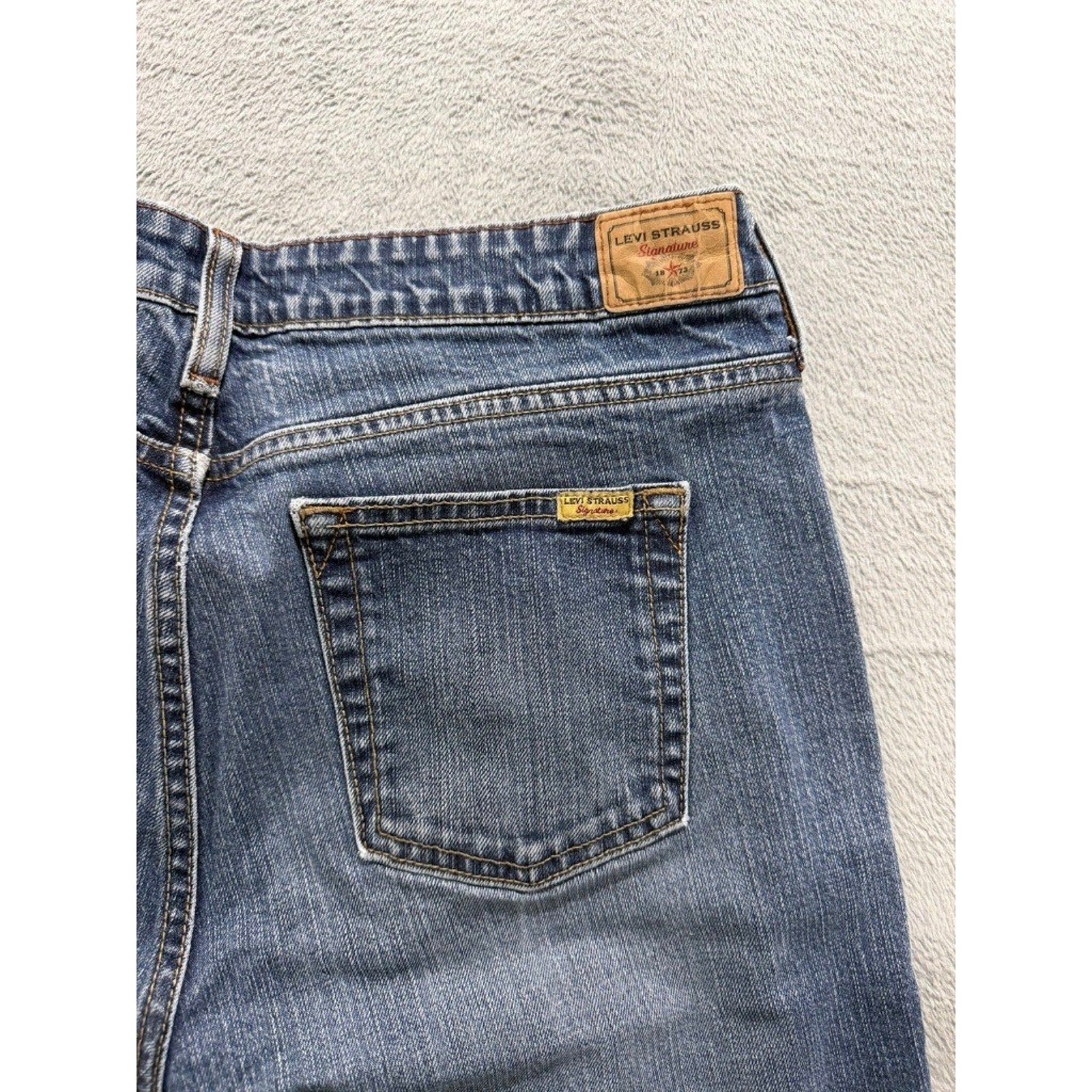 Levi Strauss Signature Womens Low Rise Bootcut Jeans Medium Wash Blue Denim