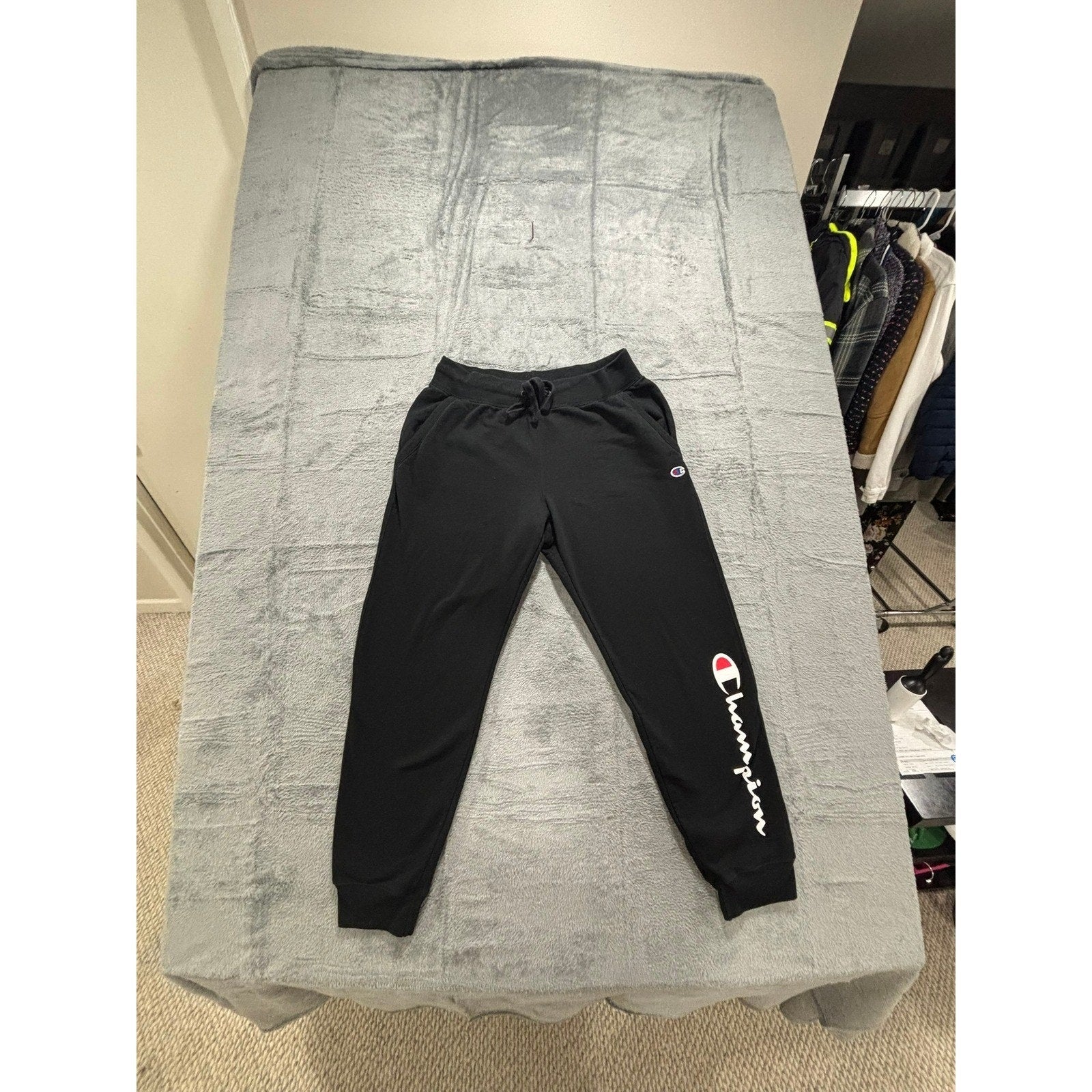 Champion Womens L Black Joggers Sweatpants Athleisure Casual Fleece Cozy Sporty