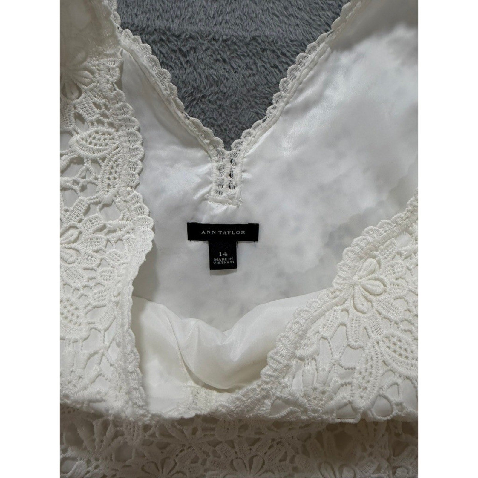 Ann Taylor Women Ivory White Floral Crochet Lace V-Neck Sleeveless Dress 14