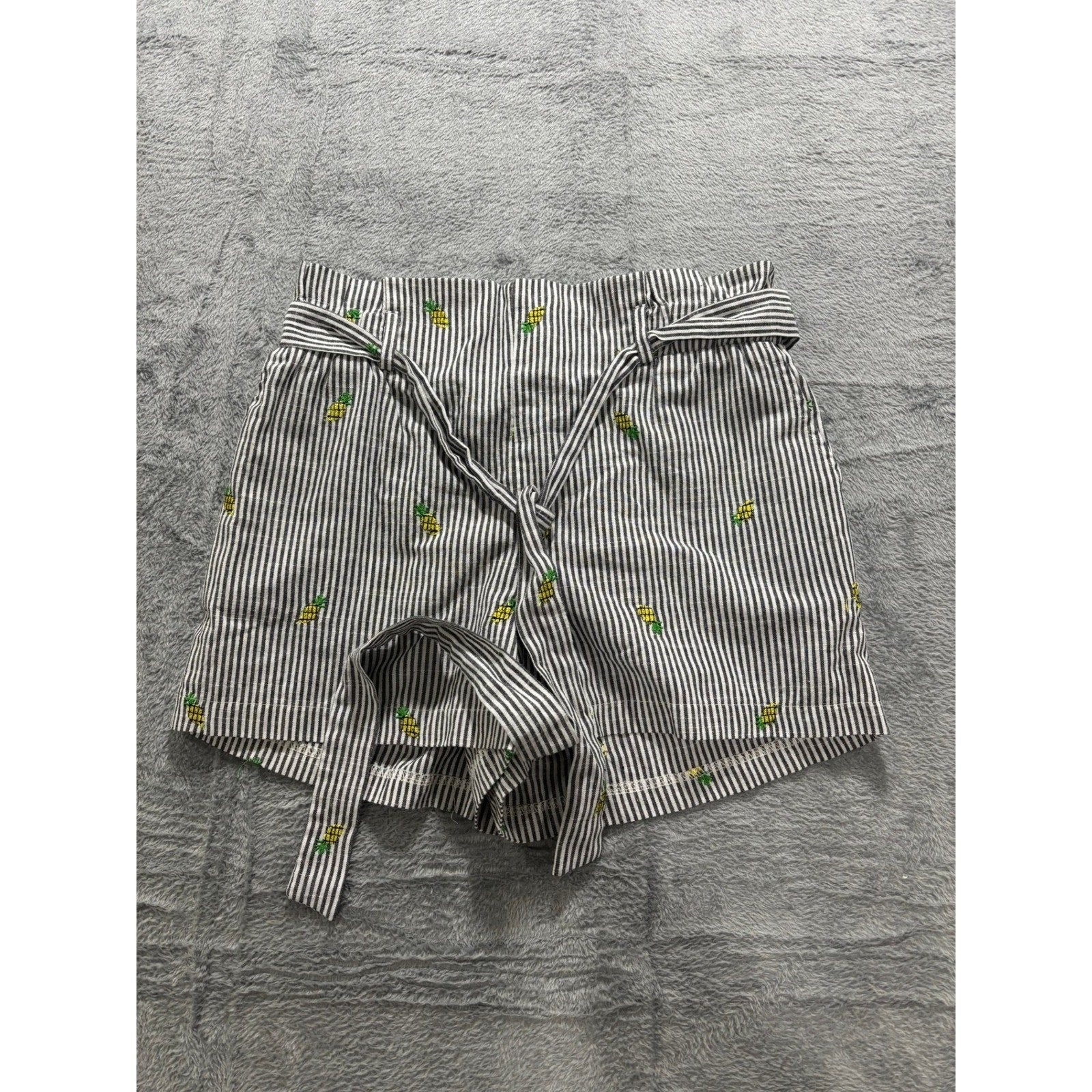 Potter's Pot Shorts Women M Stripe Pineapple Embroidered Tie Waist Summer