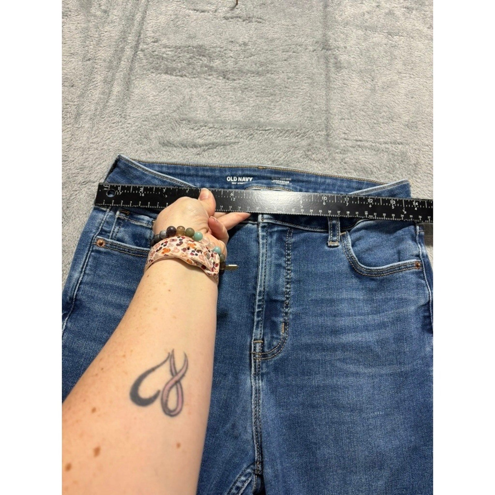 Old Navy Rockstar Super Skinny Extra High Rise Womens 6 Jeans Medium Wash Raw
