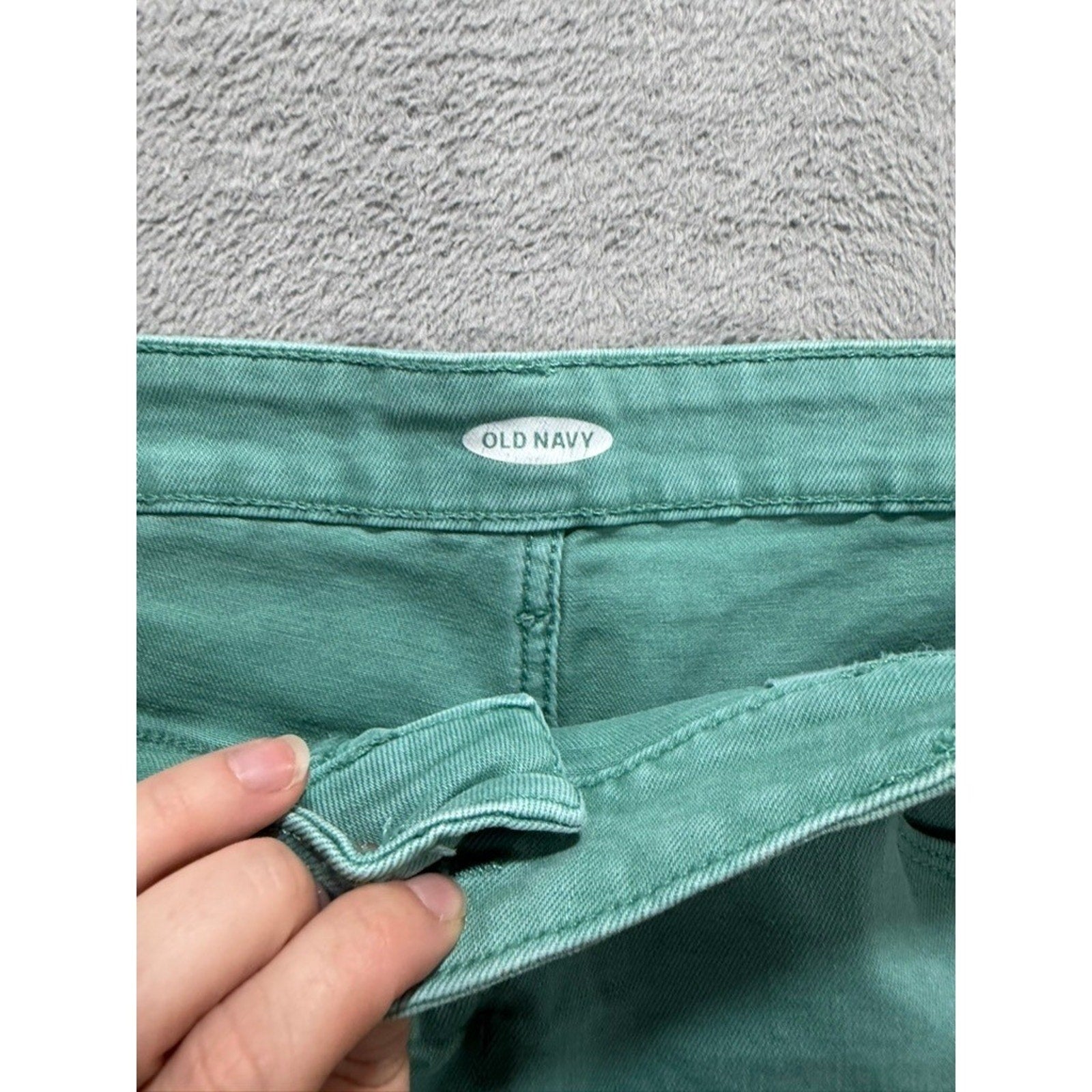 Old Navy Womens Distressed Denim Shorts Seafoam Green Cuffed Size 16 Mid Rise