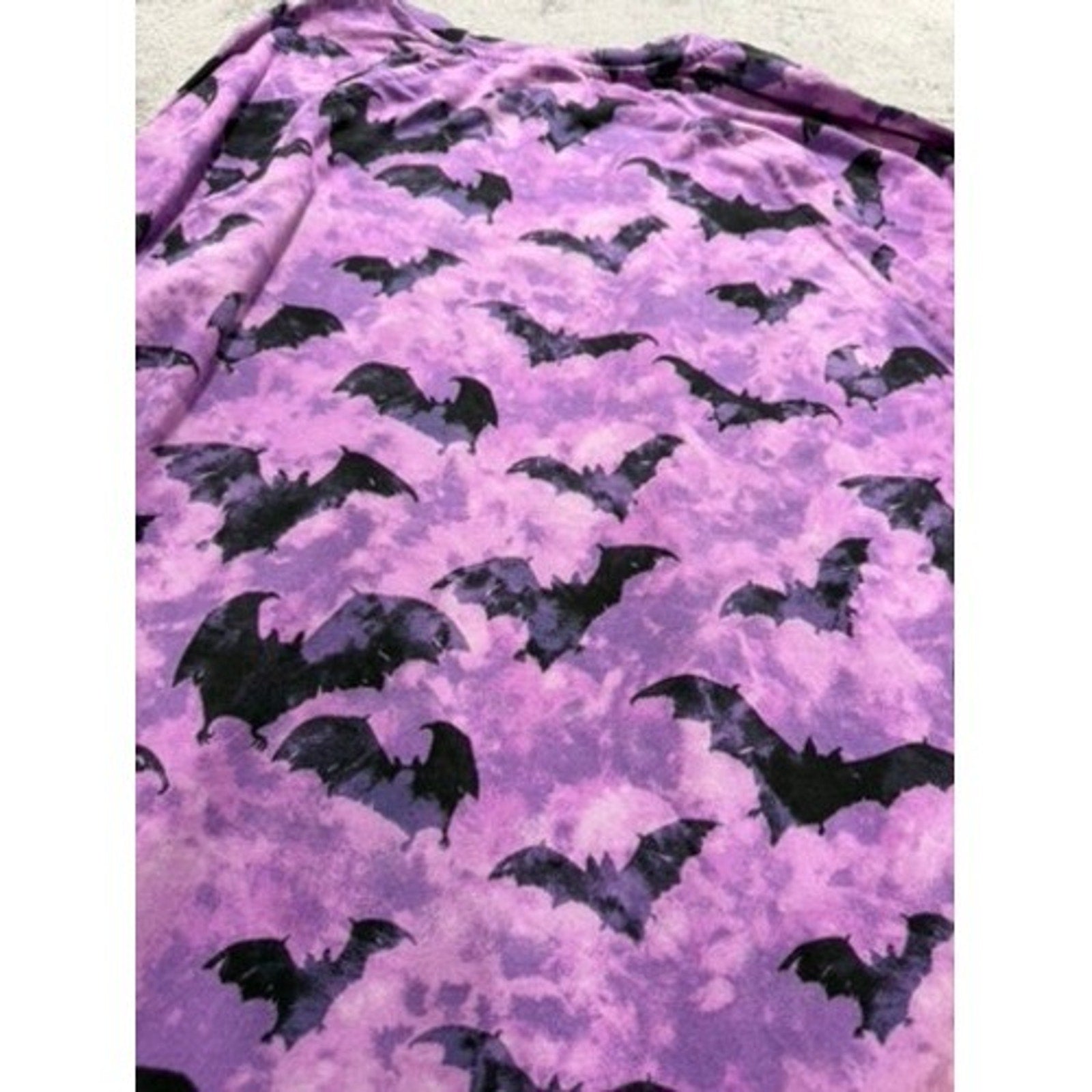 LuLaRoe Womens Purple Tie Dye Black Bat Long Sleeve Raglan Top XL Halloween Goth
