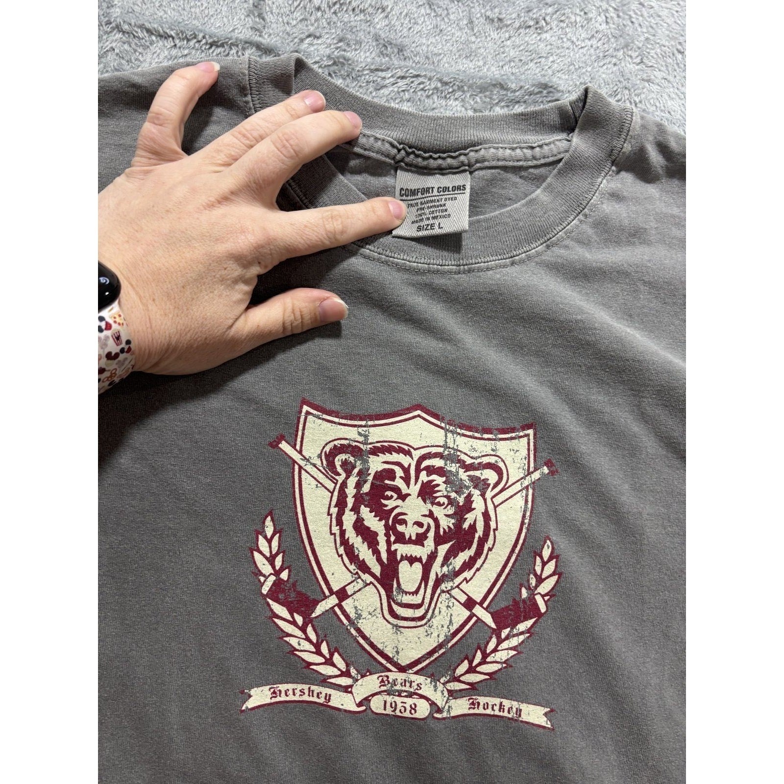 Comfort Colors L Gray Hershey Bears Hockey Graphic T-Shirt Womens Vintage Casual