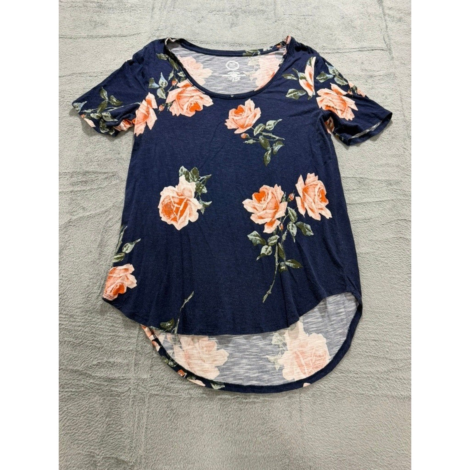 Maurices 24/7 Navy Peach Rose Floral High-Low T-Shirt Womens Large Boho Scoop