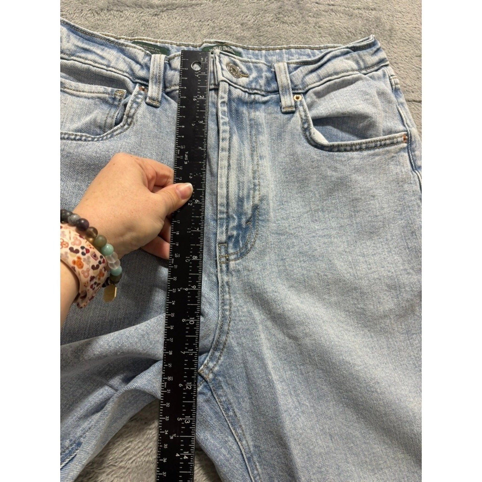 Wild Fable Super High Rise Mom Jeans Womens 8 Light Wash Distressed Raw Hem
